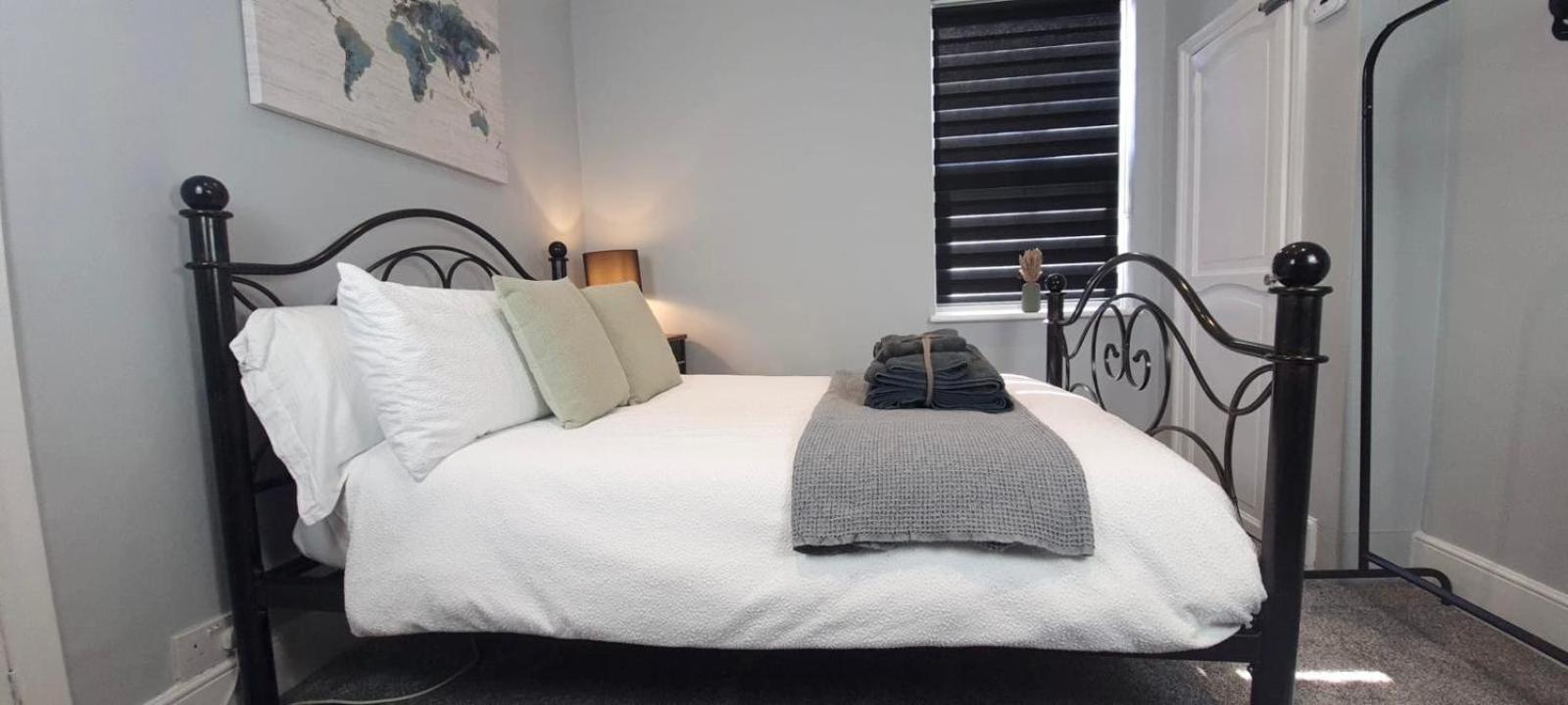 Westcliff-On-Sea Modern 2 Bedroom Apartment - Free Parking Southend-on-Sea Extérieur photo