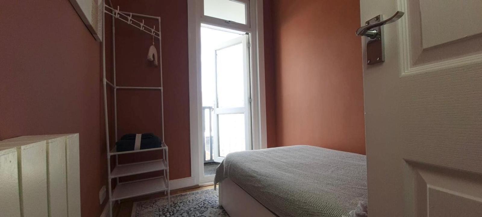 Westcliff-On-Sea Modern 2 Bedroom Apartment - Free Parking Southend-on-Sea Extérieur photo