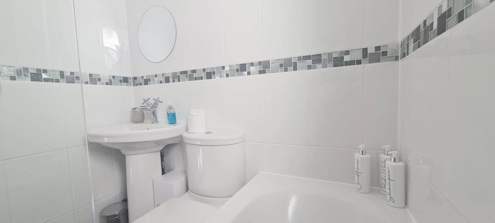 Westcliff-On-Sea Modern 2 Bedroom Apartment - Free Parking Southend-on-Sea Extérieur photo
