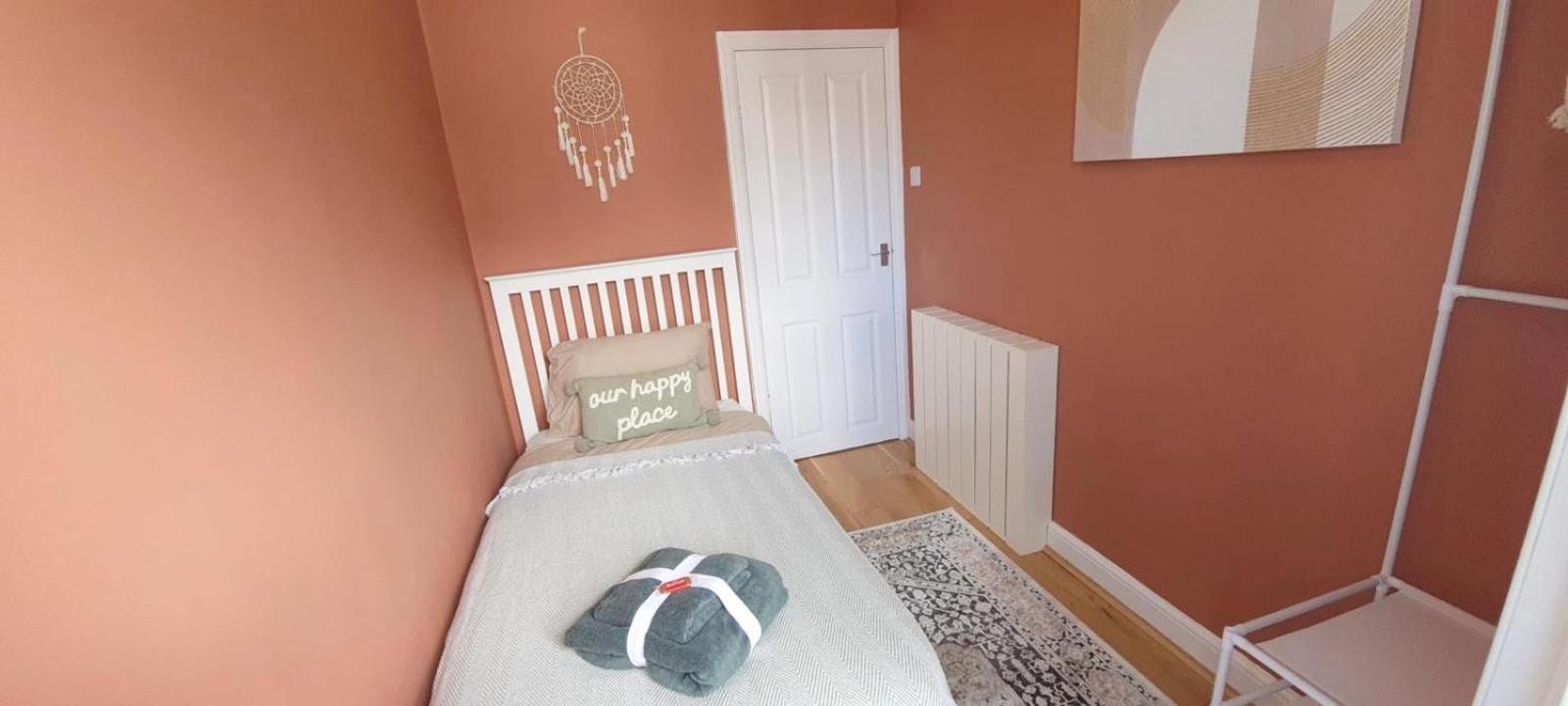 Westcliff-On-Sea Modern 2 Bedroom Apartment - Free Parking Southend-on-Sea Extérieur photo