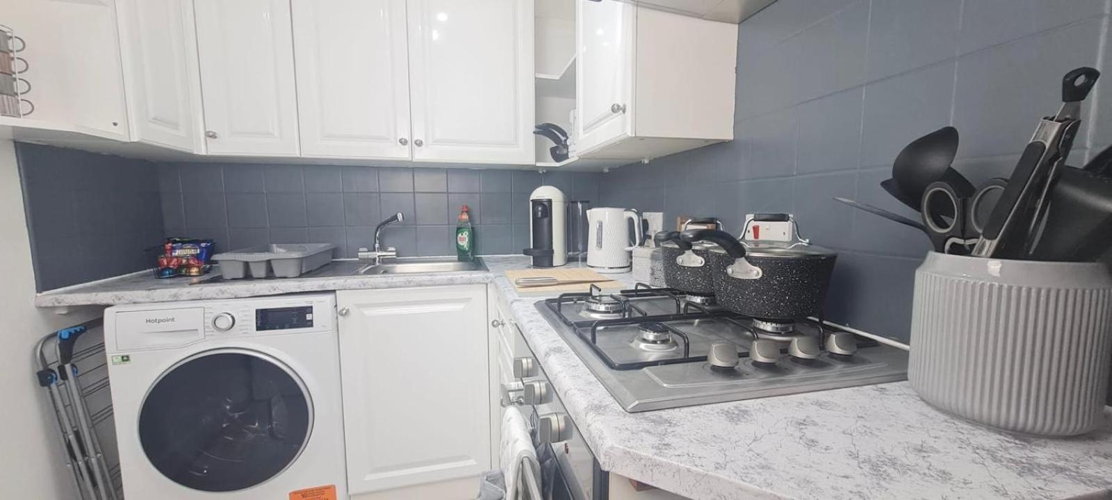 Westcliff-On-Sea Modern 2 Bedroom Apartment - Free Parking Southend-on-Sea Extérieur photo