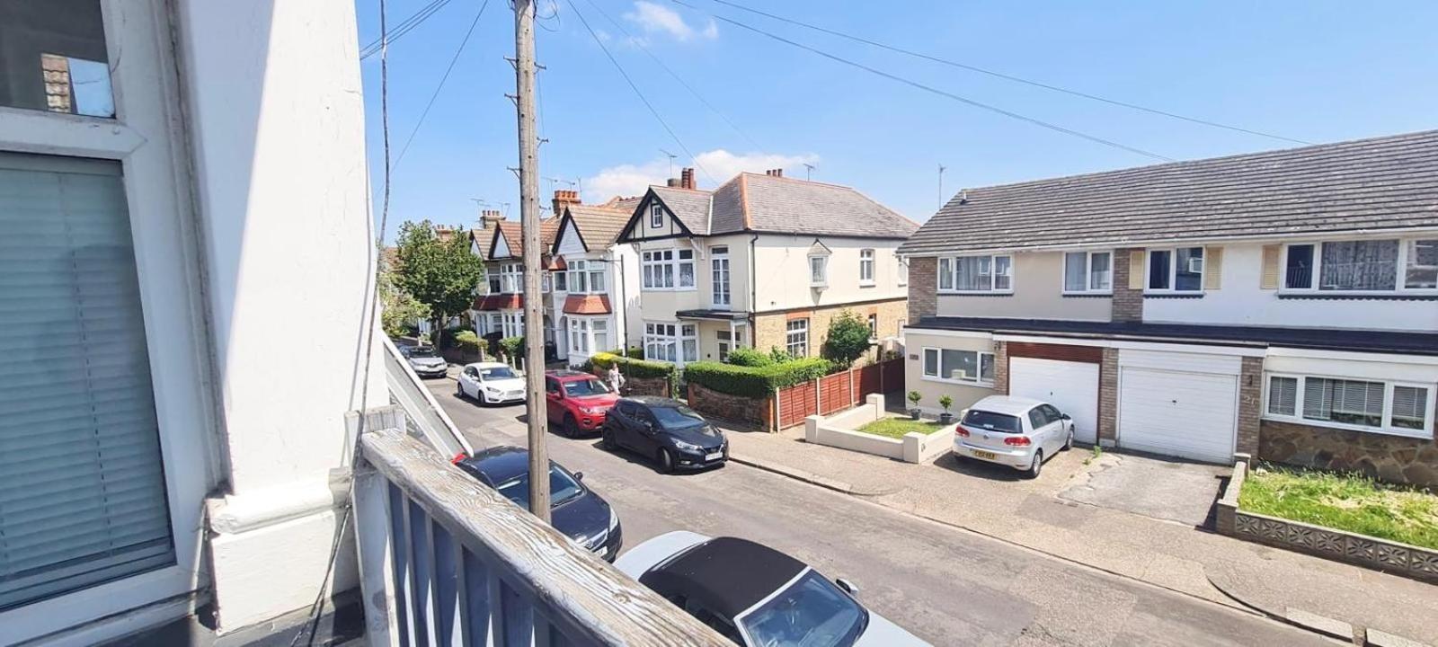 Westcliff-On-Sea Modern 2 Bedroom Apartment - Free Parking Southend-on-Sea Extérieur photo
