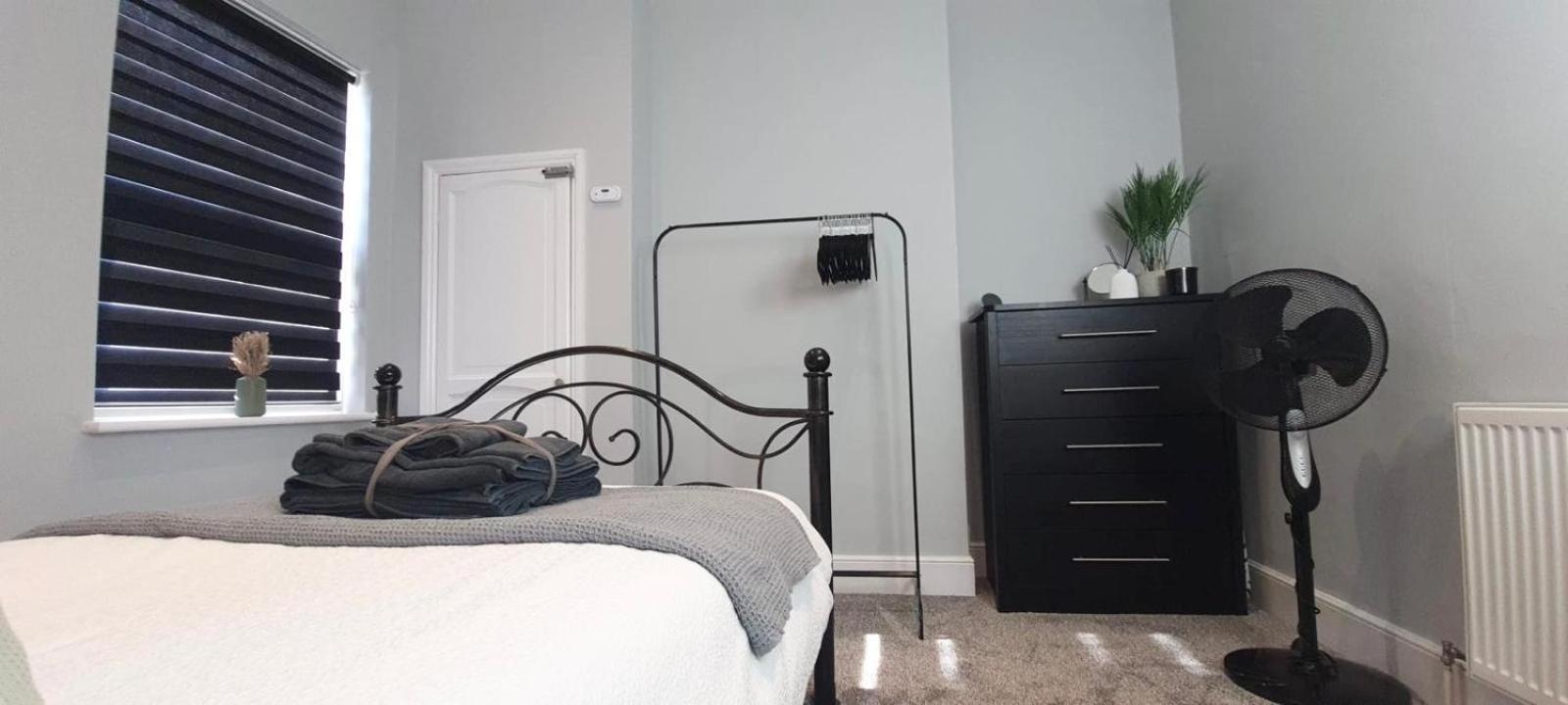 Westcliff-On-Sea Modern 2 Bedroom Apartment - Free Parking Southend-on-Sea Extérieur photo